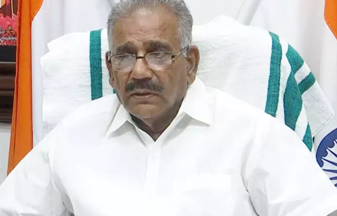 എല്ലാ മരണങ്ങളും വനം വകുപ്പിന്റെ തലയിൽ കെട്ടിവെക്കരുതെന്ന് എ കെ ശശീന്ദ്രൻ