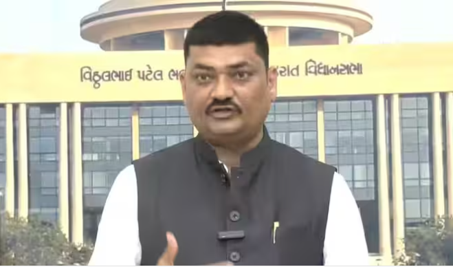 ഗു​ജ​റാ​ത്തി​ലെ എ​എ​പി എം​എ​ൽ​എ​യെ സ​സ്പെ​ൻ​ഡ് ചെ​യ്തു