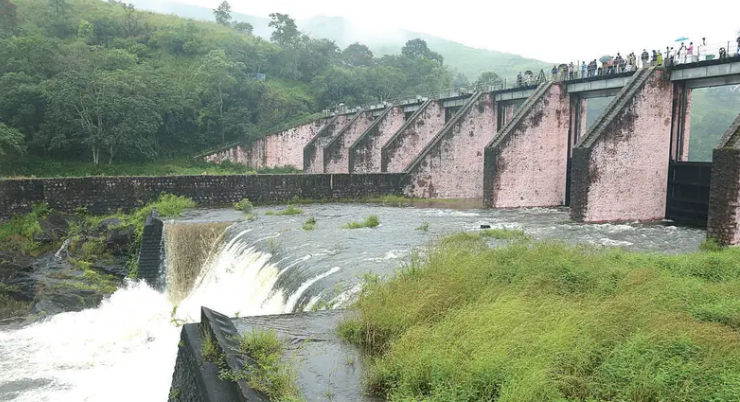 മു​ല്ല​പ്പെ​രി​യാ​ർ അ​ണ​ക്കെ​ട്ടി​ലെ ജ​ല​നി​ര​പ്പ് 135 അ​ടി​യാ​യി