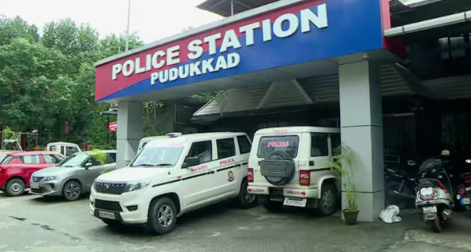 നവജാതശിശുക്കളെ കുഴിച്ചിട്ടു ; അവിവാഹിതരായ യുവാവും യുവതിയും പൊലീസ് കസ്റ്റഡിയിൽ