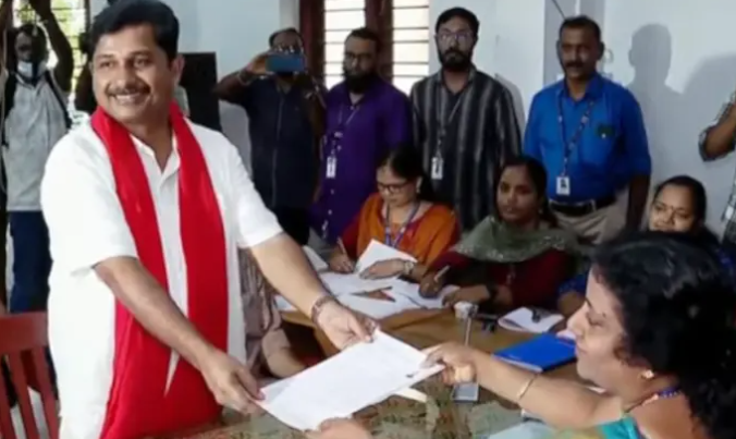 നിലമ്പൂർ ഉപതെരഞ്ഞെടുപ്പ് ; എം സ്വരാജ് നാമനിർദേശപത്രിക നൽകി