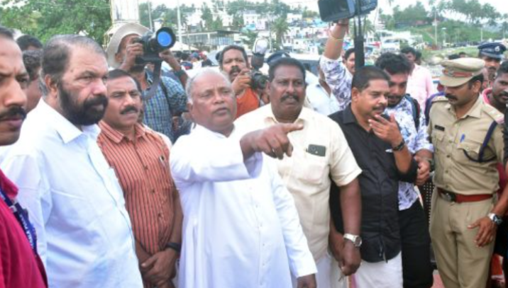കാണാതായ മത്സ്യത്തൊഴിലാളികളുടെ ഉറ്റവരെ മന്ത്രി വി. ശിവൻകുട്ടി സന്ദർശിച്ചു