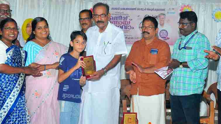 കുട്ടികളില്‍ മതേതര, ജനാധിപത്യ ബോധം വളര്‍ത്തിയെടുക്കണം ; മന്ത്രി എ കെ ശശീന്ദ്രന്‍
