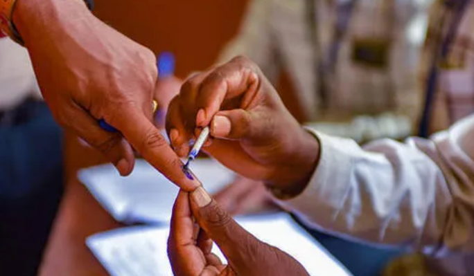 നിലമ്പൂർ ഉ​​​പ​​​തെ​​​ര​​​ഞ്ഞെ​​​ടുപ്പ് ; ജൂ​ണ്‍ 19ന് ​​​പൊ​​​തു അ​​​വ​​​ധി പ്ര​​​ഖ്യാ​​​പി​​​ച്ചു