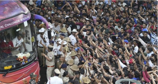 ബം​ഗ​ളൂ​രു ദു​ര​ന്തം ; ആ​ര്‍​സി​ബി മാ​ര്‍​ക്ക​റ്റിം​ഗ് മേ​ധാ​വി അ​റ​സ്റ്റി​ല്‍