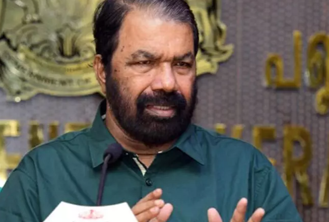 ബ​ക്രീ​ദ് അ​വ​ധി ; പ്രതിപക്ഷത്തെ വിമർശിച്ച് മന്ത്രി ​ശി​വ​ന്‍​കു​ട്ടി
