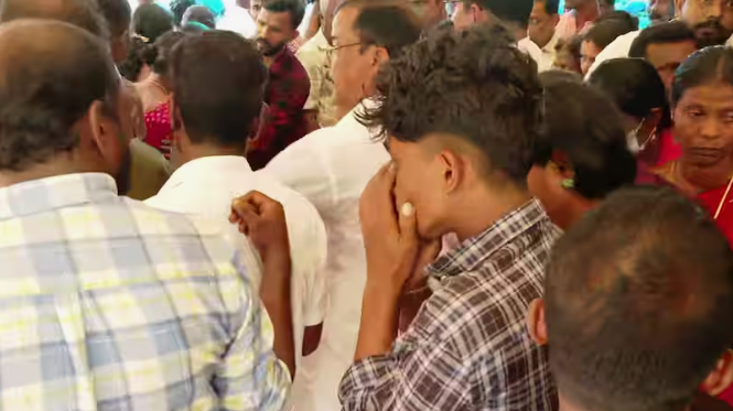 അ​ന​ന്തു​വി​ന് വി​ട ന​ല്‍​കാ​ന്‍ നാ​ട് ; മൃ​ത​ദേ​ഹം വീ​ട്ടി​ലെ​ത്തി​ച്ചു