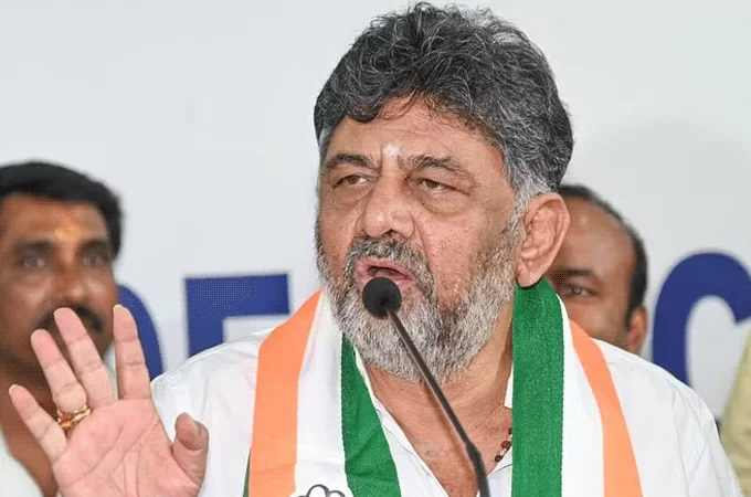 തിരക്കിലും പെട്ട് 11 പേര്‍ മരിച്ച സംഭവം: ‘ജുഡീഷ്യല്‍ അന്വേഷണം പ്രഖ്യാപിച്ചു’: സര്‍ക്കാര്‍ ഇതില്‍ക്കൂടുതല്‍ എന്താണ് ചെയ്യേണ്ടതെന്ന് ഡി കെ ശിവകുമാര്‍