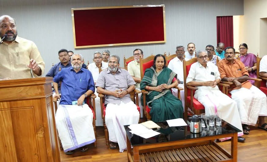 കൃഷിക്ക് ഒപ്പം കളമശ്ശേരി പദ്ധതിയുടെ ഭാഗമായി  അവലോകന യോഗം ഉദ്ഘാടനം ചെയ്തു