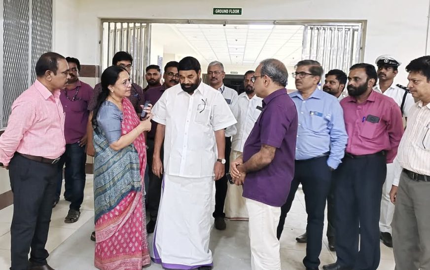 കോട്ടയം മെഡിക്കൽ കോളജിലെ നിർമാണ പ്രവർത്തനങ്ങൾ വിലയിരുത്തി മന്ത്രിമാരായ വീണാ ജോർജും വി.എൻ. വാസവനും