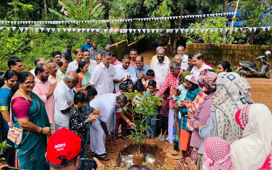 പച്ചതുരുത്ത് വ്യാപന പദ്ധതിക്ക് അഞ്ചരക്കണ്ടിയിൽ തുടക്കമായി