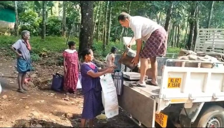 പത്തനംതിട്ടയിലെ ഉന്നതികളില്‍ ഓടിയെത്തി റേഷന്‍കട  ഇതുവരെ വിതരണം ചെയ്തത് 2,98,096 കിലോ ഭക്ഷ്യധാന്യം
