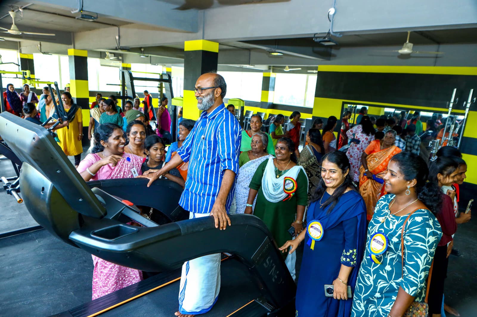 പുന്നപ്ര തെക്കിലെ വനിതകൾ ഇനി ‘’ ഫിറ്റാകും’’ ;വനിതകൾക്കായി ശീതീകരിച്ച ഫിറ്റ്നസ് സെൻ്റർ ഒരുക്കി