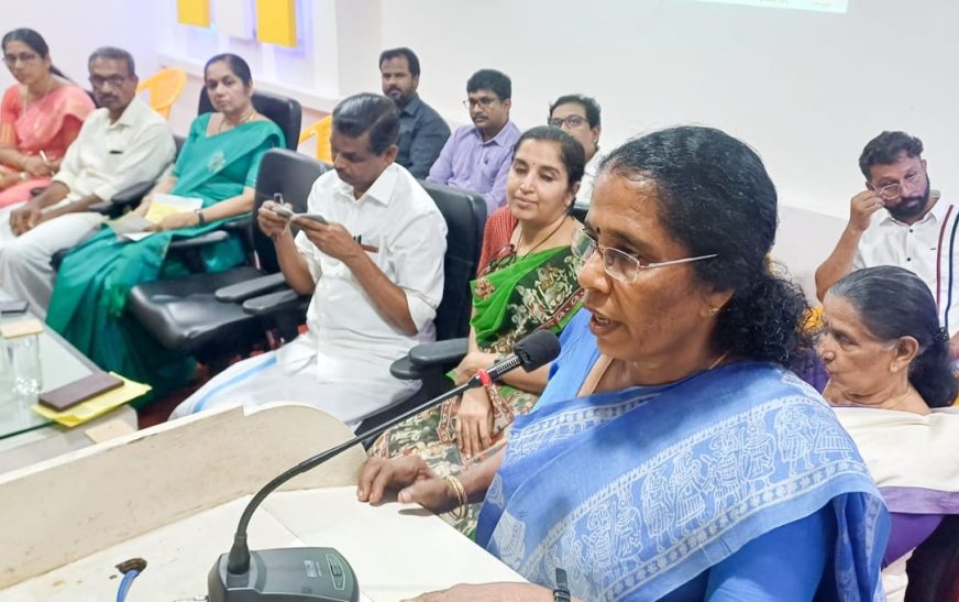 അക്ഷരങ്ങൾ അറിവിന്റെ സമരായുധങ്ങൾ ആക്കണം: കെ. ജി രാജേശ്വരി