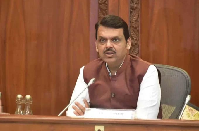 ഹിന്ദി നിര്‍ബന്ധമാക്കാനുള്ള ത്രിഭാഷ നയത്തില്‍ നിന്ന് പിന്മാറി മഹാരാഷ്ട്ര സര്‍ക്കാര്‍