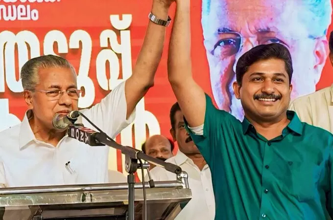 നിലമ്പൂരിൽ എം സ്വരാജിന് ലഭിക്കുന്ന സ്വീകാര്യത യുഡിഎഫിനെ വേവലാതിപ്പെടുത്തുന്നുണ്ട്; പിണറായി വിജയന്‍