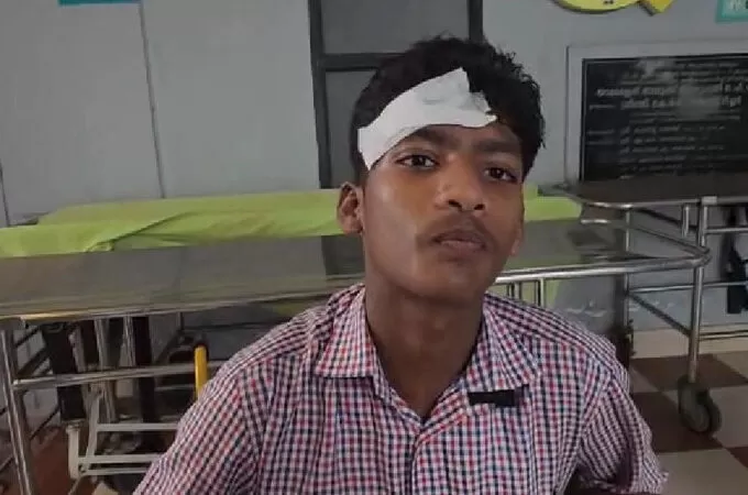 കണ്‍സെഷനെ ചൊല്ലി തർക്കം; കോഴിക്കോട് സ്കൂള്‍ വിദ്യാര്‍ത്ഥിക്ക് സ്വകാര്യ ബസ് ജീവനക്കാരന്റെ ക്രൂര മര്‍ദ്ദനം