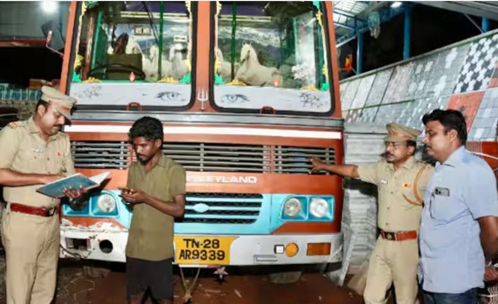 കസ്റ്റഡിയിലെടുത്ത നാഷണൽ പെര്‍മിറ്റ് ലോറി അടിച്ചുമാറ്റി വീണ്ടും ഓടി; പിടിച്ചെടുത്ത് എംവിഡി