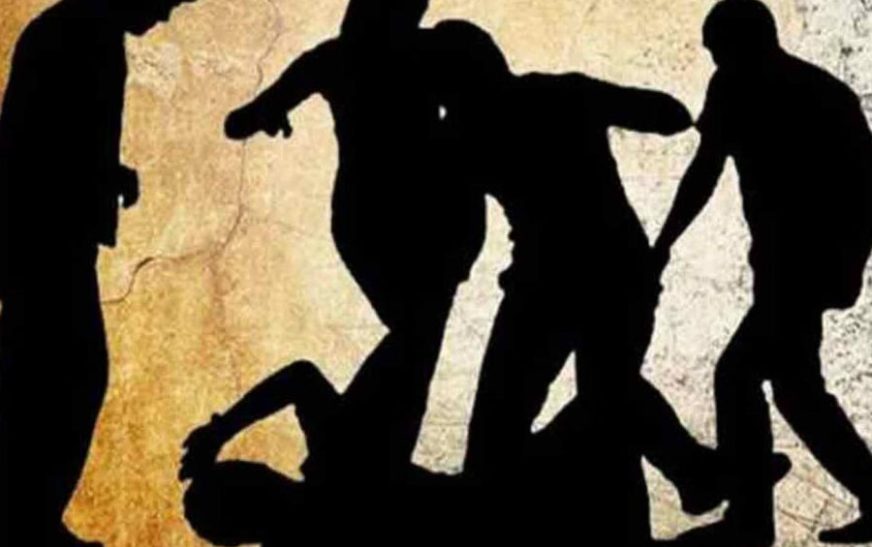 ബംഗാളിൽ എട്ട് വയസുകാരിയെ ബലാത്സംഗം ചെയ്ത് കൊലപ്പെടുത്തിയ പ്രതിയെ നാട്ടുകാർ തല്ലിക്കൊന്നു