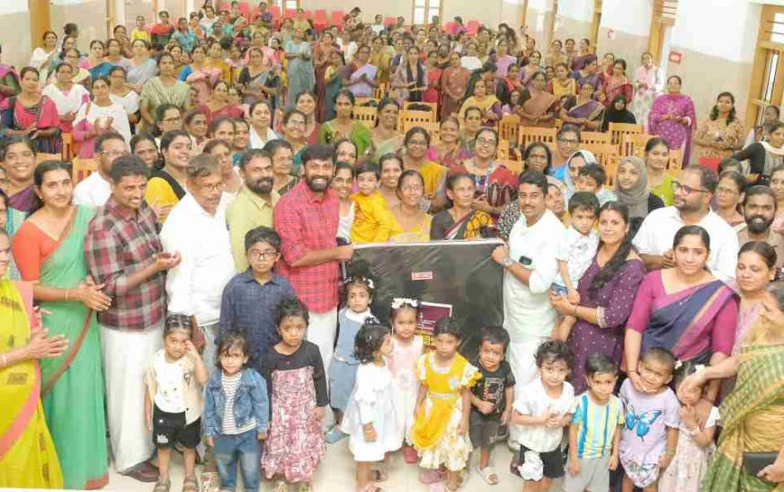 കുഞ്ഞോമനകൾക്ക് ഇനി കുഞ്ഞി മെത്തയിൽ വിശ്രമിക്കാം കല്ല്യാശ്ശേരി മണ്ഡലത്തിലെ മുഴുവൻ അങ്കണവാടികൾക്കും സ്‌നേഹ കിടക്കൾ