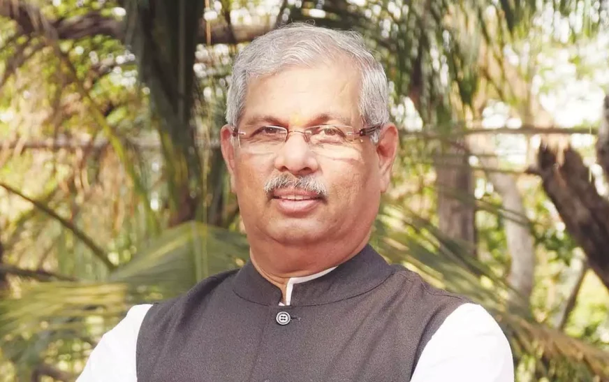 ക്ഷേത്രങ്ങളിൽ സനാതന ധർമ്മം പഠിപ്പിക്കാൻ പ്രത്യേക സ്കൂളുകൾ തുടങ്ങണമെന്ന് ഗവർണർ