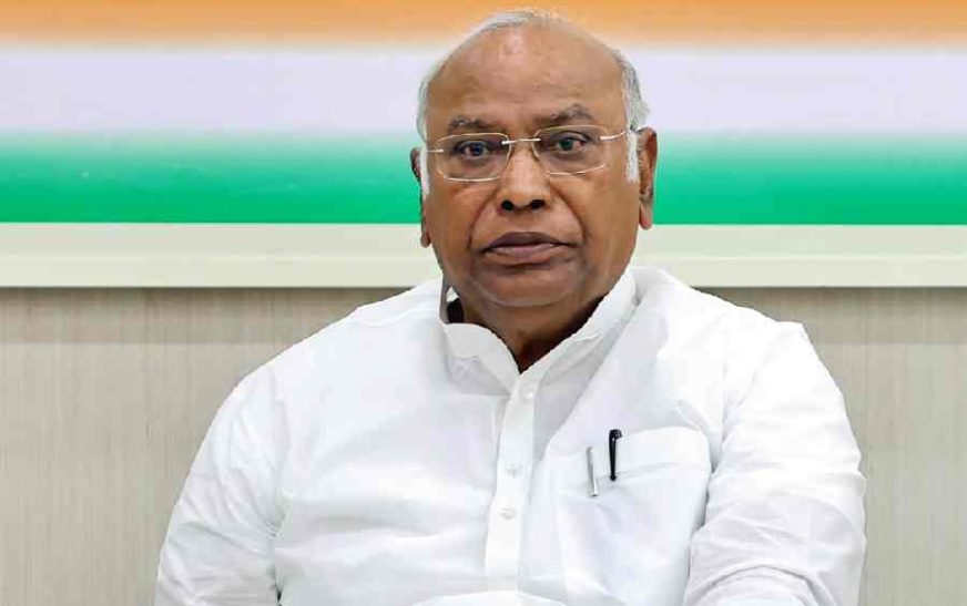 ഓപ്പറേഷൻ സിന്ദൂറിലെ അവ്യക്തത നീക്കിയേ മതിയാവൂ: മല്ലികാര്‍ജുന്‍ ഖര്‍ഗെ