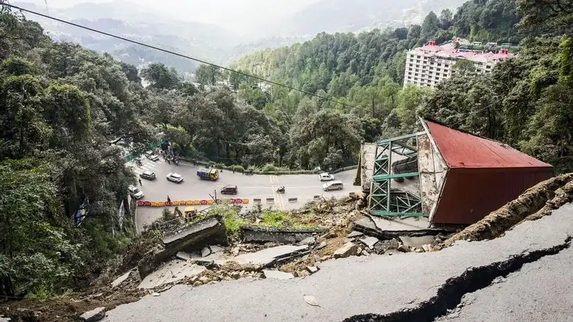മിന്നൽ പ്രളയം: ഹിമാചൽ പ്രദേശിലെ വെള്ളപ്പൊക്കത്തിൽ കാണാതായവരുടെ എണ്ണം 75 ആയി