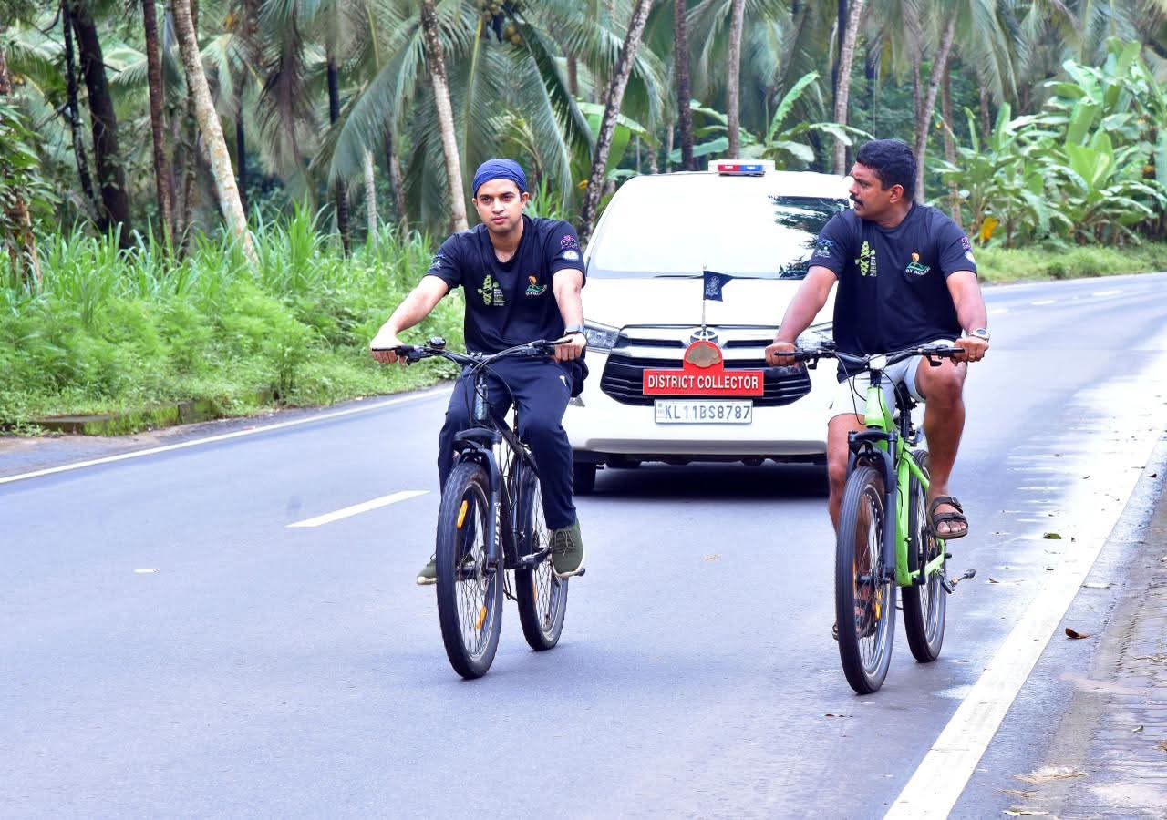 മലബാർ റിവർ ഫെസ്റ്റിവല്‍; ഇരുവഴഞ്ഞി പുഴയിലെ ഓളങ്ങളിൽ ആവേശം പകർന്ന് എംഎൽഎയും ജില്ലാ കലക്ടറും