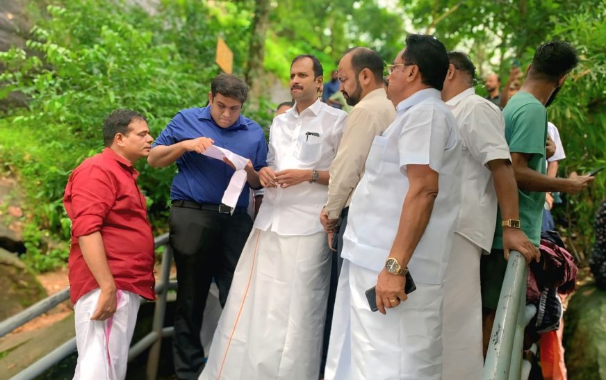പാമ്പാക്കുട പഞ്ചായത്തിലെ അരീക്കൽ ടൂറിസ്റ്റ് പ്രദേശത്തെ ടൂറിസത്തിന്റെ കൂടുതൽ സാധ്യതകൾ പരിശോധിക്കാൻ തീരുമാനം