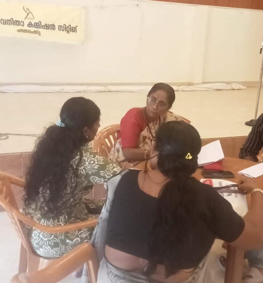 വനിതാ കമ്മീഷന്‍ അദാലത്ത്: 20 പരാതിക്ക് പരിഹാരം