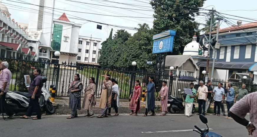 സീറോ മലബാർ സഭ ദിനത്തിൽ വിശ്വാസി സമൂഹത്തിന് അവമതിപ്പിന് ഇടയാക്കിയതിന് ഇട കൊടുത്ത വരെ സിനഡ് മെത്രാൻമാർ ഇനിയെങ്കിലും അനങ്ങാപ്പാറ നയം ഉപക്ഷിച്ച് തിരുത്താൻ തയ്യാറാകണം: അൽമായ ശബ്ദം