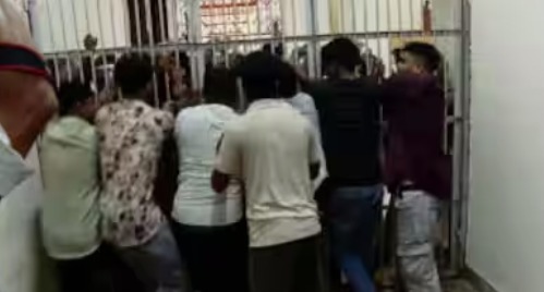 ഗവർണർക്കെതിരെയുള്ള സമരം; ഇന്നത്തെ സമരം അവസാനിപ്പിച്ച് എസ്എഫ്ഐ