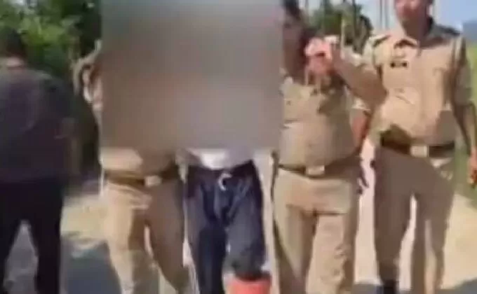 ഉത്തർപ്രദേശിൽ പശുവിനെ ബലാത്സംഗം ചെയ്തു; അന്വേഷിച്ചെത്തിയ പോലീസിനെ നേരെ നിറയൊഴിച്ചു, പ്രതി പിടിയിൽ