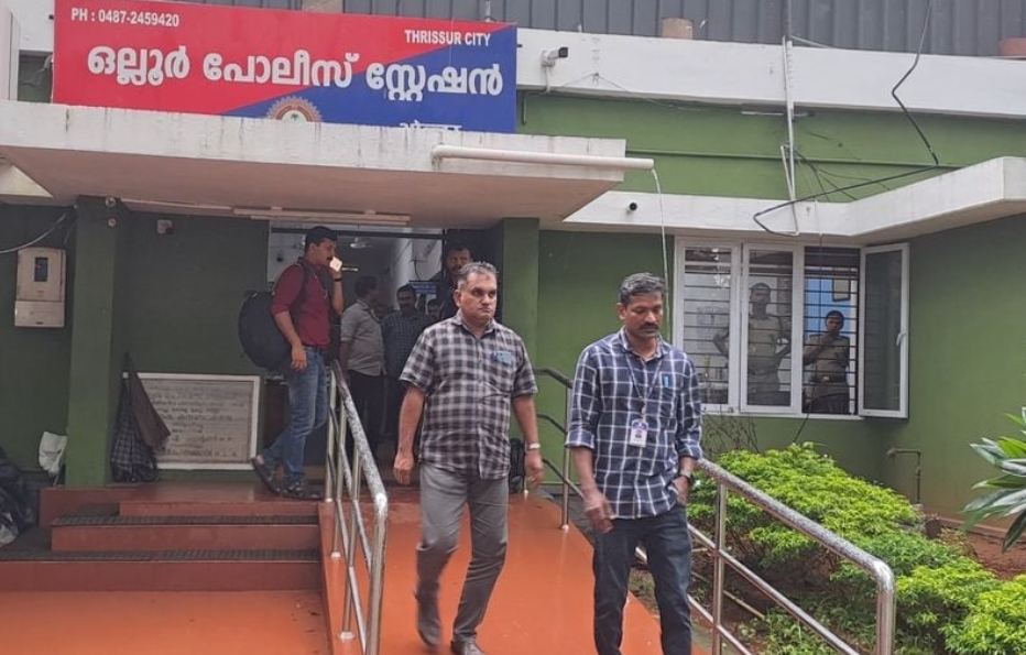 കൈക്കൂലി വാങ്ങുന്നതിനിടെ പോലീസുകാരന്‍ വിജിലന്‍സിന്റെ പിടിയിലായി