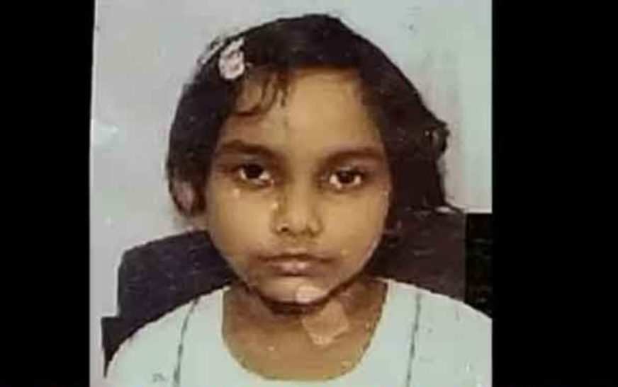 അച്ഛൻ പുറത്തുപോയി വന്നപ്പോൾ കണ്ടത് രക്തത്തിൽ കുളിച്ച് മകൾ താഴെ വീണ് കിടക്കുന്നത്