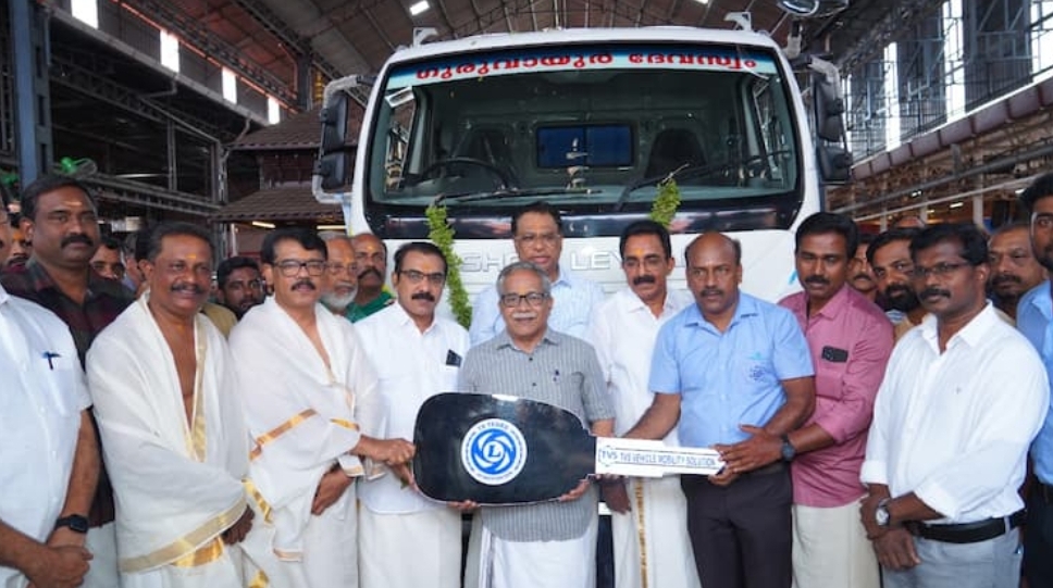 ഗുരുവായൂരപ്പന് വഴിപാടായി 12000 ലിറ്റർ കപ്പാസിറ്റിയുള്ള ടാങ്കർ ലോറി