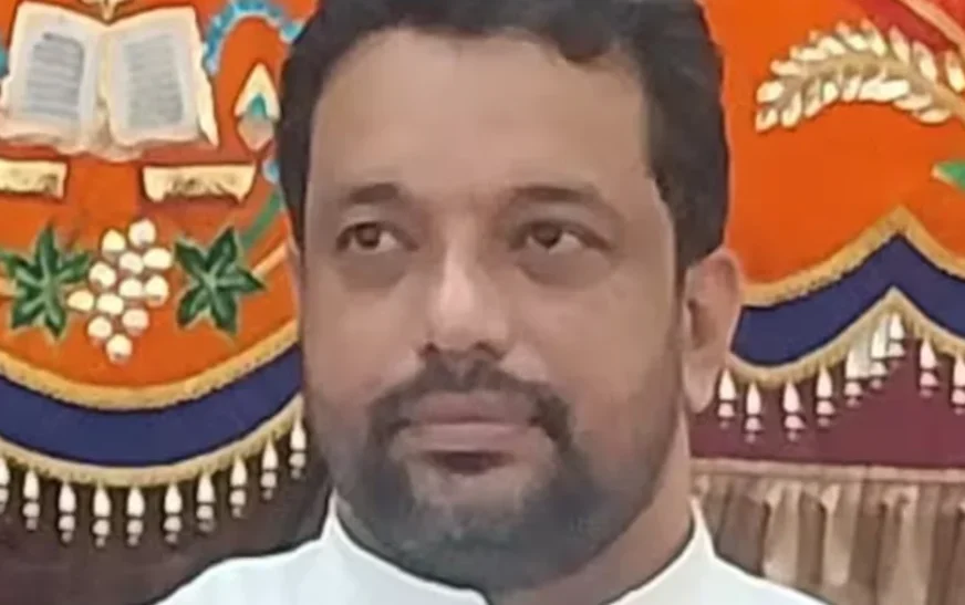 വൈദികനെ തൂങ്ങി മരിച്ച നിലയിൽ കണ്ടെത്തി