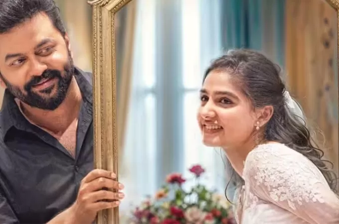 ഇന്ദ്രജിത്ത് ചിത്രം മിസ്റ്റര്‍ ആൻഡ് മിസ്സിസ് ബാച്ചിലര്‍ ഒടിടിയിലേക്ക്