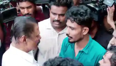 എസ്എഫ്ഐ സംസ്ഥാന സെക്രട്ടറി ഉൾപ്പെടെ 27 പേർക്കെതിരെ ജാമ്യമില്ലാ കേസ്