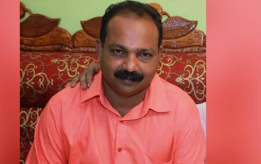 ചായക്കട ജീവനക്കാരൻ ജീവനൊടുക്കിയ നിലയിൽ