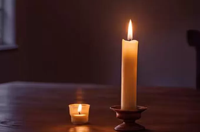 വില ഉയരുന്നു; പ്രതിസന്ധിയിലായി മെഴുകുതിരി നിര്‍മാണ മേഖല