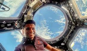ഇ​ന്ത്യ​ൻ ബ​ഹി​രാ​കാ​ശ സ​ഞ്ചാ​രി ശു​ഭാ​ൻ​ഷു ശു​ക്ല ഭൂമിയിൽ തിരിച്ചെത്തി