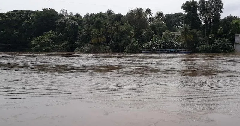 ജലനിരപ്പുയരുന്നു;  നദികളുടെ തീരത്തുള്ളവർ ജാഗ്രത പാലിക്കാൻ നിർദേശം