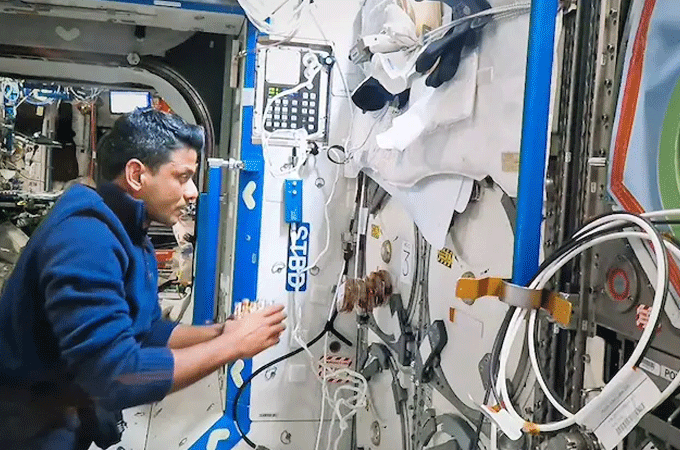 ഡ്രാഗൺ പേടകം ബഹിരാകാശ നിലയത്തിൽ നിന്ന്  വേർപ്പെട്ടു..ശുഭാംശു ശുക്ലയും സംഘവും ഭൂമിയിലേക്ക്