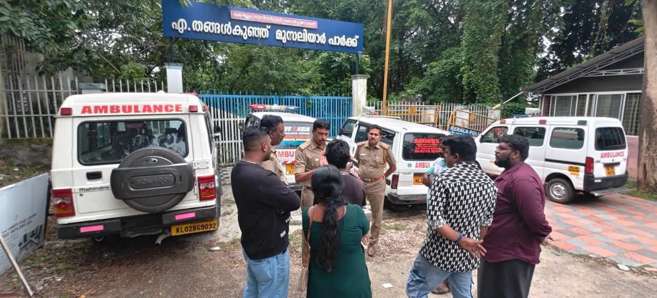ആംബുലൻസുകൾക്കെതിരെ പരാതി: മിന്നൽ പരിശോധന നടത്തി എം വി ഡി