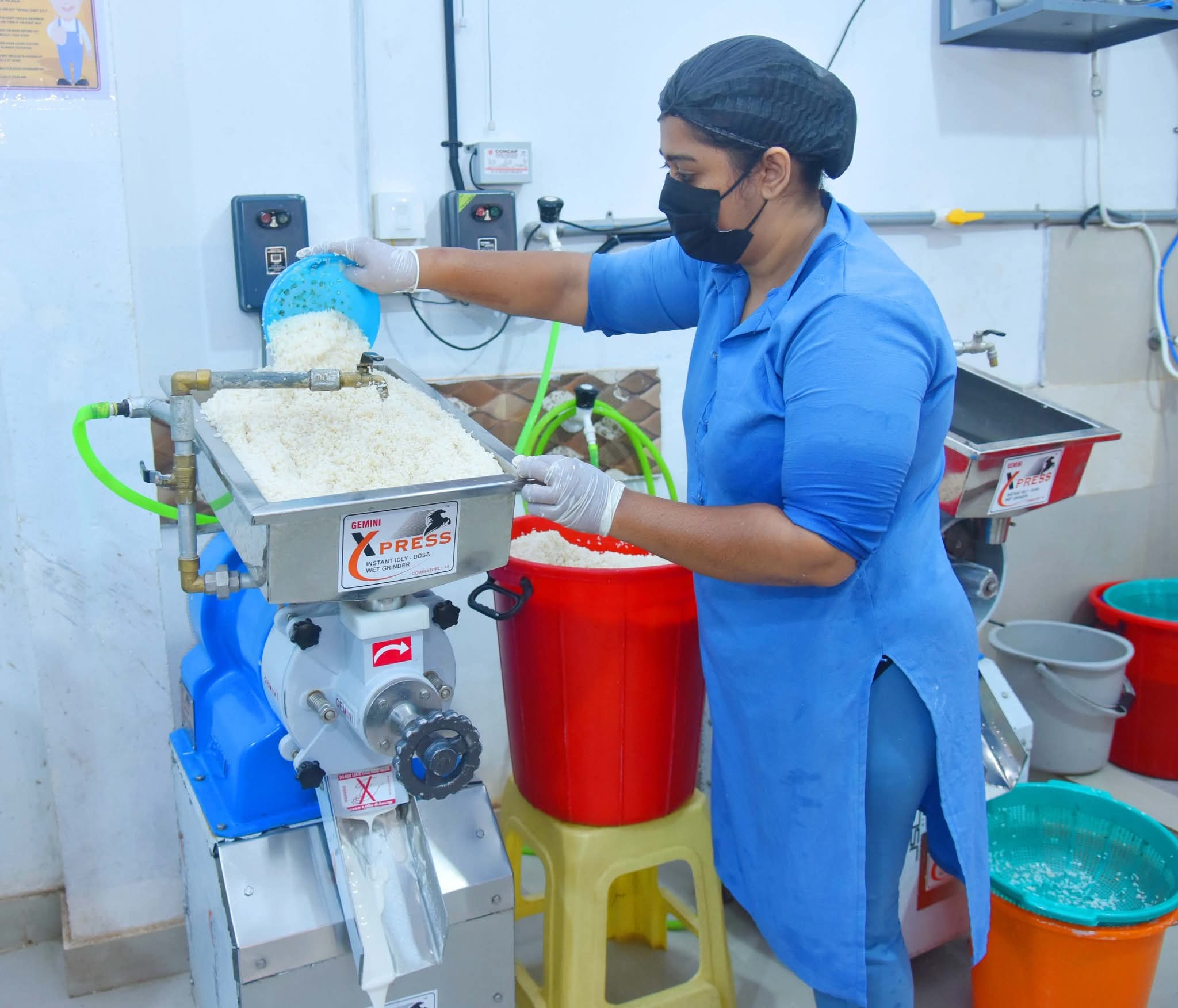 അറ്റുതൂങ്ങിയ കൈയിൽ സ്വപ്നങ്ങൾ തുന്നിച്ചേർത്ത് ജസ്നയുടെ സംരംഭകയാത്ര 