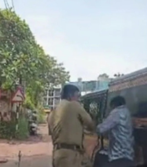 മഞ്ചേരിയിൽ വാഹന പരിശോധനക്കിടെ ഡ്രൈവറുടെ മുഖത്തടിച്ച പൊലീസ് ഉദ്യോഗസ്ഥന് സസ്പെൻഷൻ