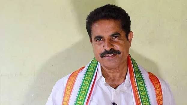 രാഹുലിനെതിരായ ആരോപണങ്ങളിൽ കഴമ്പില്ല,കേസ് എടുക്കട്ടെ അപ്പോൾ നോക്കാം:അടൂർ പ്രകാശ്