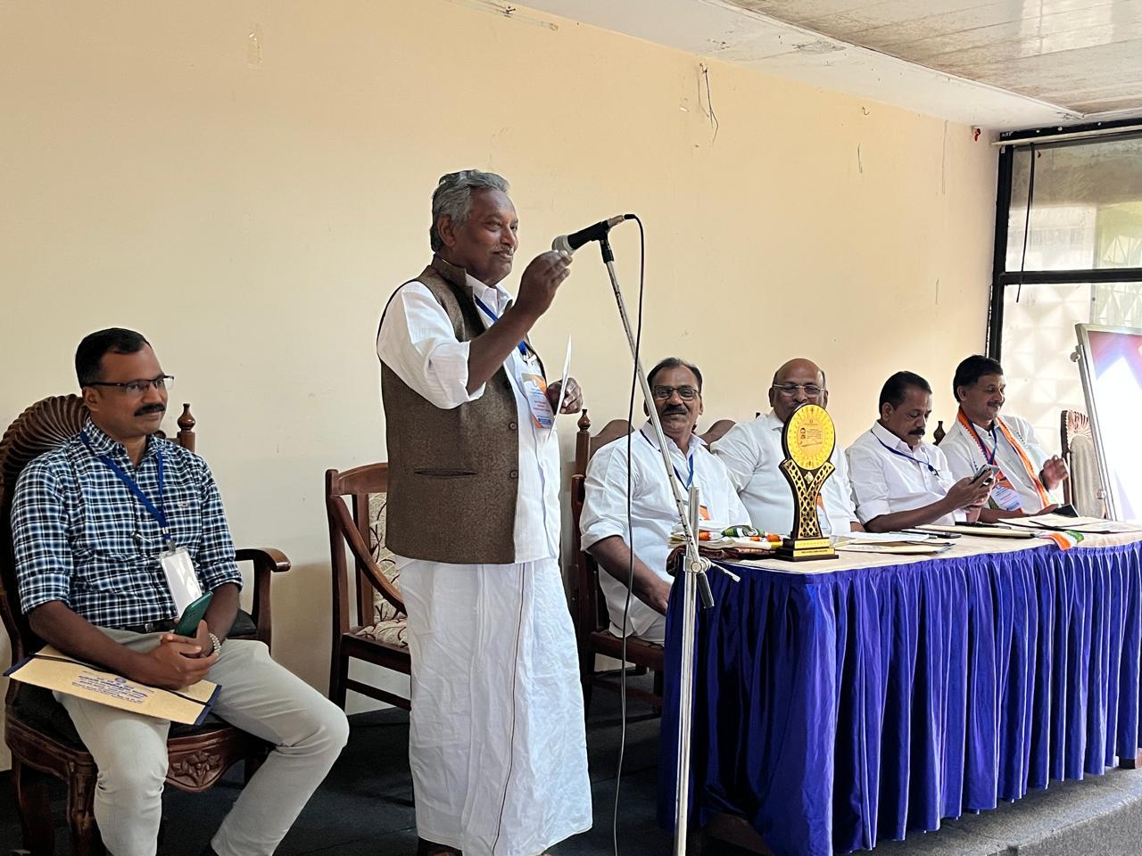 കേരള കോ – ഓപ്പറേറ്റീവ് എംപ്ലോയീസ് ഫ്രണ്ട് മുൻകാല സാരഥികളുടെ സംഗമം നടന്നു
