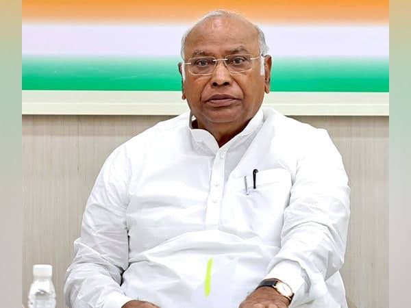 പ്രധാനമന്ത്രിയുടെ സന്ദർശനം അനുകമ്പയല്ല, മറിച്ച് ഒരു പ്രഹസനം; മണിപ്പൂർ സന്ദർശനത്തിൽ രൂക്ഷ വിമർശനവുമായി കോൺഗ്രസ് അധ്യക്ഷൻ